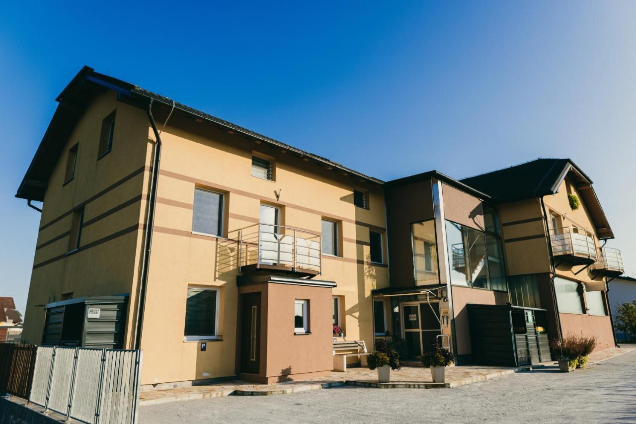 Furman Apartments Slovenja Vas Spodnja Hajdina Exterior foto